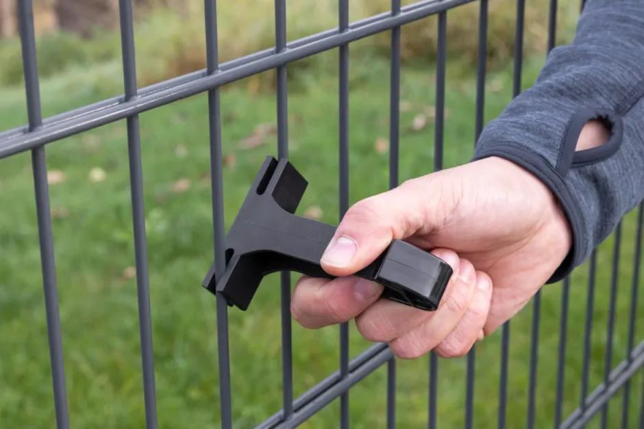 AKO Isolator für Doppelstabmattenzaun