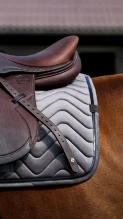 EQUITHÈME Glossy Schabracke