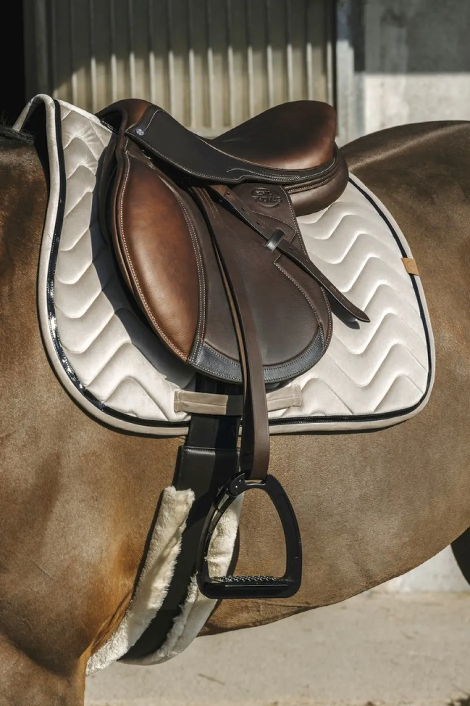 EQUITHÈME Glossy Schabracke