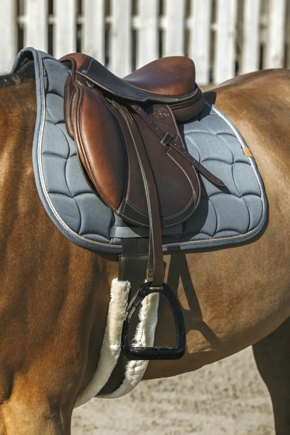 EQUITHÈME Shiny Schabracke