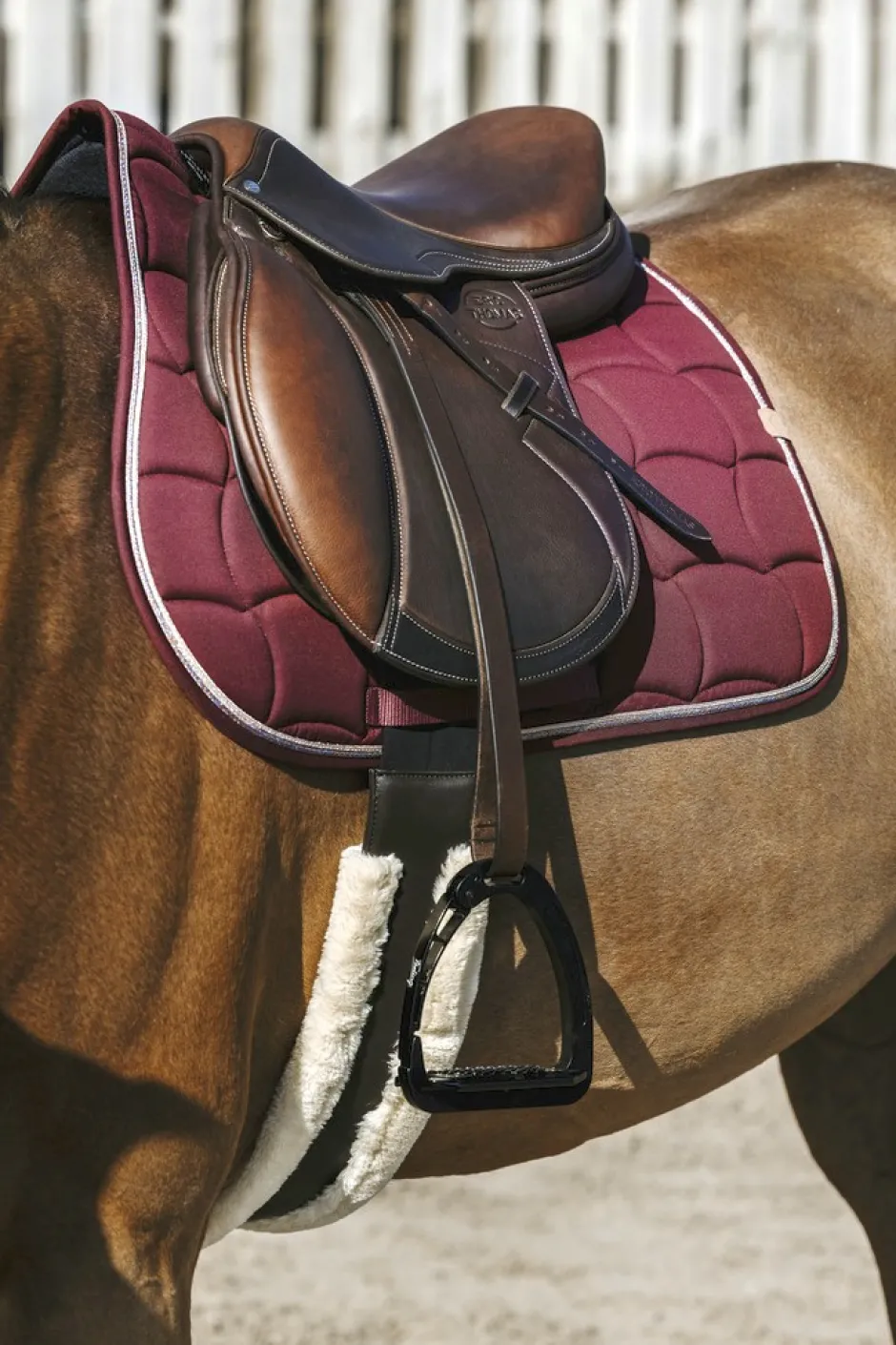 EQUITHÈME Shiny Schabracke