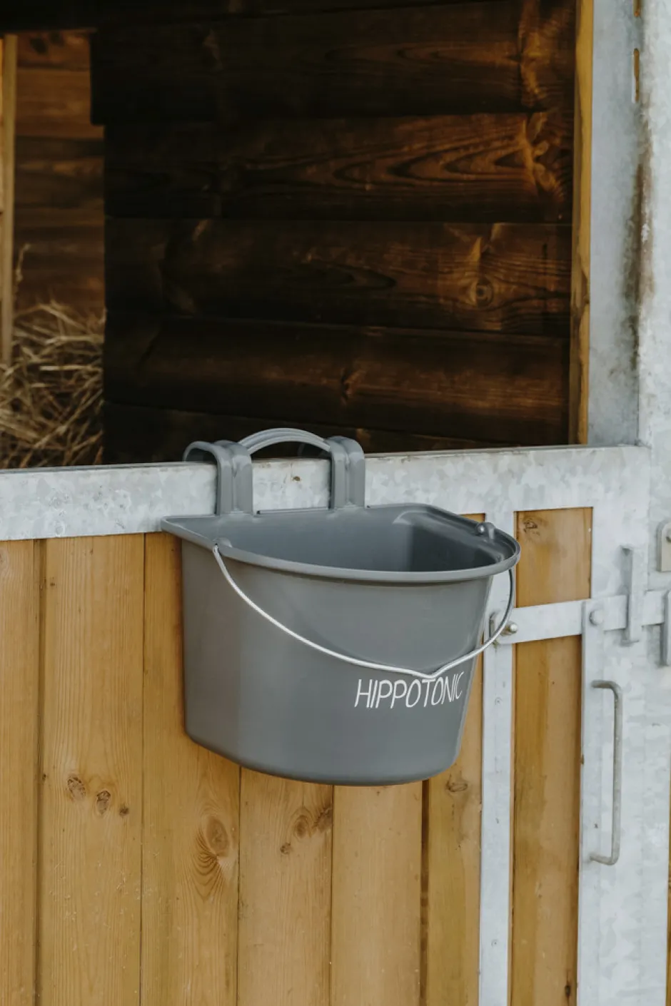 HIPPOTONIC Futtertrog mit Haken und Griff
